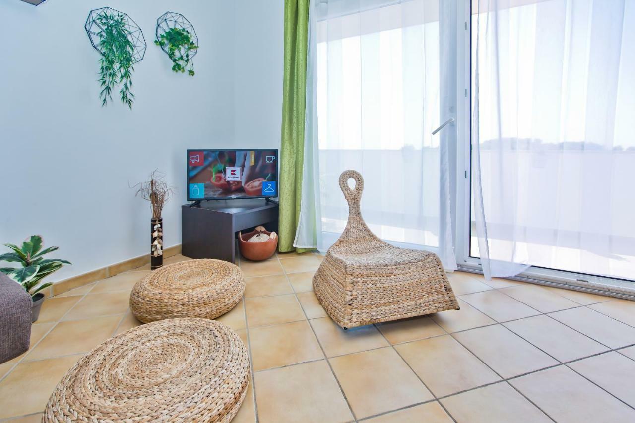 Hvar Apartments 8 Min To The Beach フヴァル エクステリア 写真
