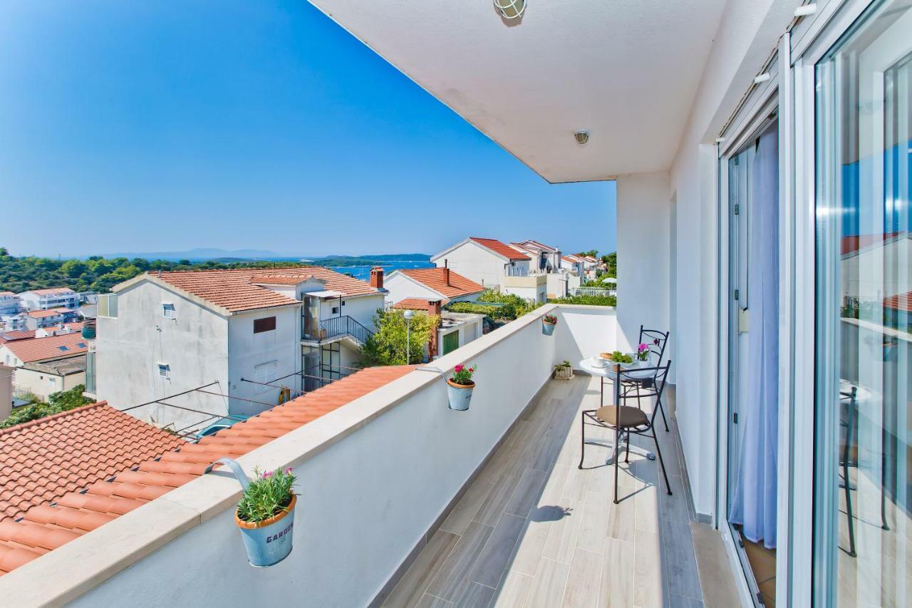 Hvar Apartments 8 Min To The Beach フヴァル エクステリア 写真