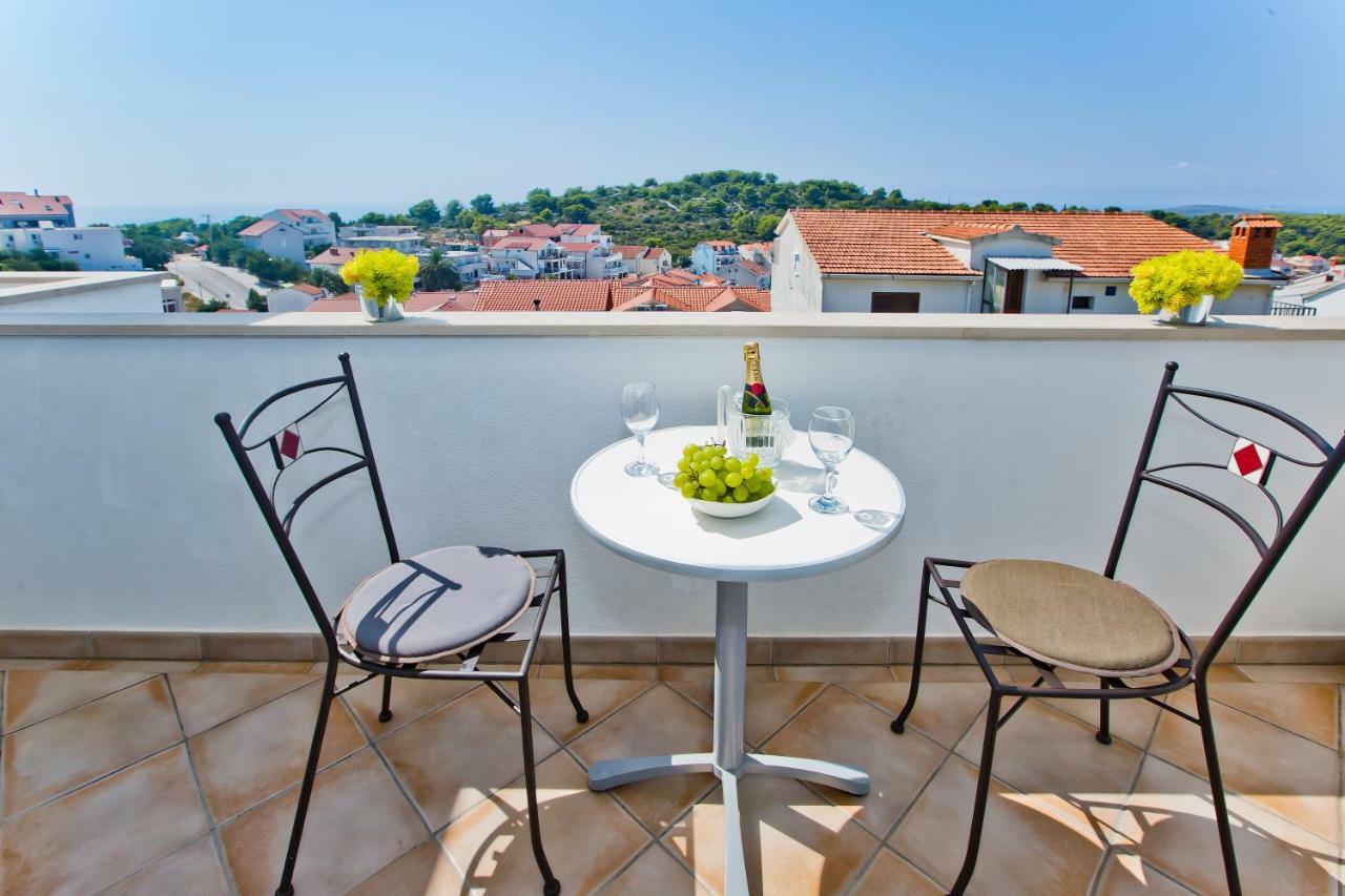 Hvar Apartments 8 Min To The Beach フヴァル エクステリア 写真