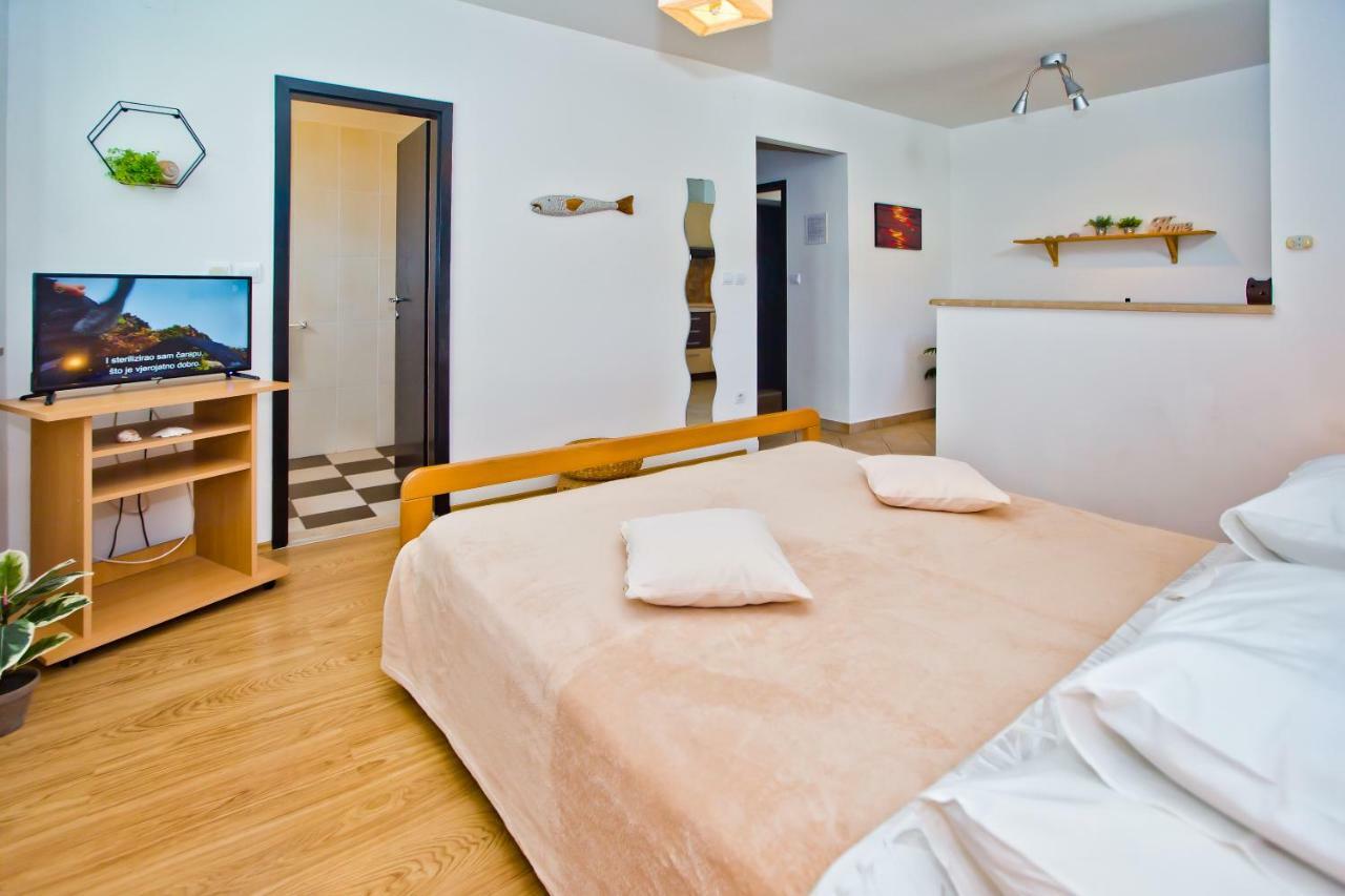 Hvar Apartments 8 Min To The Beach フヴァル エクステリア 写真