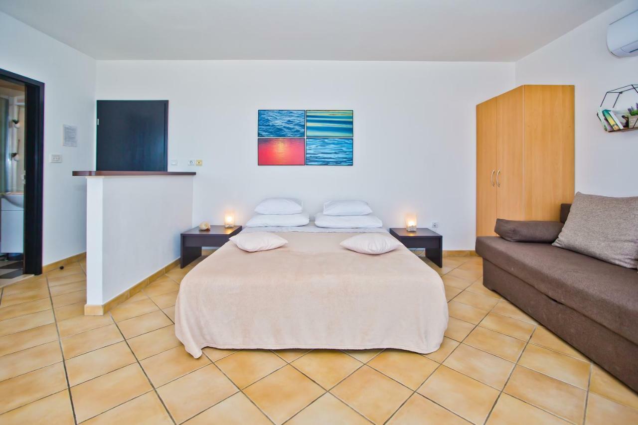 Hvar Apartments 8 Min To The Beach フヴァル エクステリア 写真