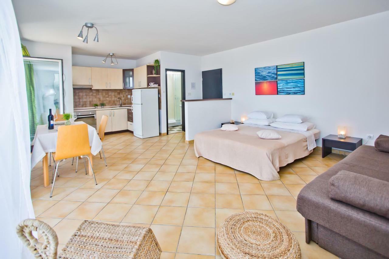 Hvar Apartments 8 Min To The Beach フヴァル エクステリア 写真