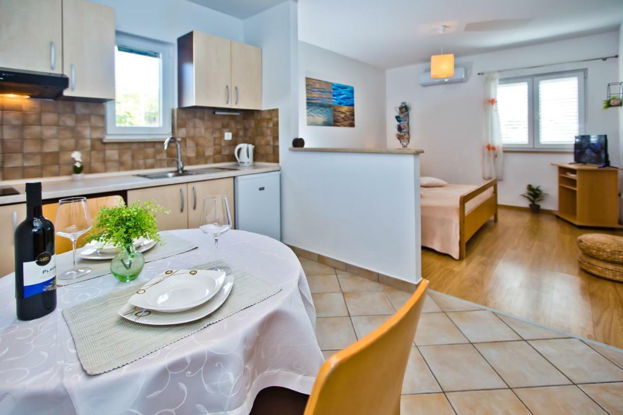 Hvar Apartments 8 Min To The Beach フヴァル エクステリア 写真