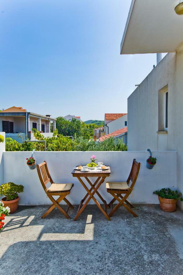 Hvar Apartments 8 Min To The Beach フヴァル エクステリア 写真