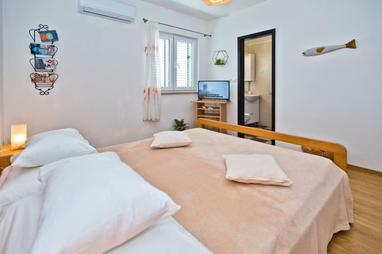 Hvar Apartments 8 Min To The Beach フヴァル エクステリア 写真